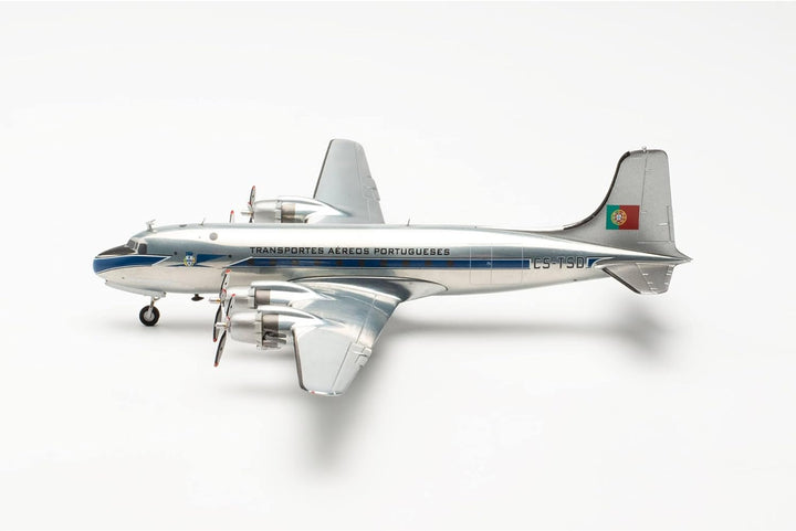 herpa 572453 Douglas DC-4 Modellflugzeug TAP Air Portugal CS-TSD Miniatur im Massstab 1:200, Sammler