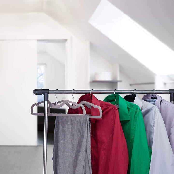 Relaxdays Kleiderbügel Samt, 50er Set, rutschfest, platzsparend, B: 42,5 cm, Hosensteg & Einkerbunge