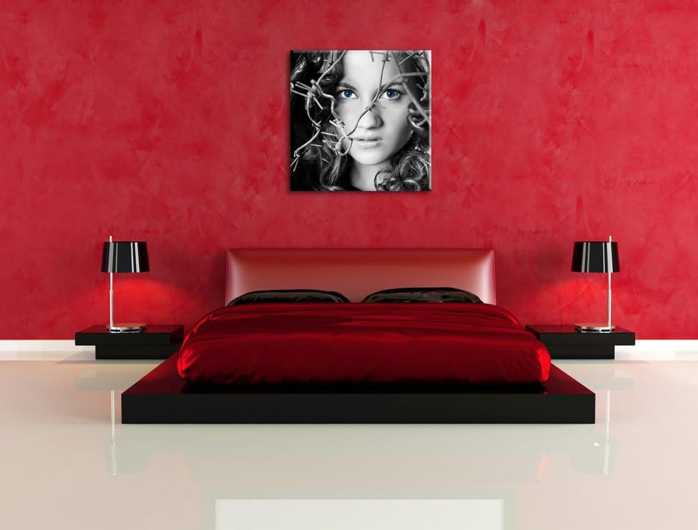 Pixxprint Sexy Girl vor Stacheldraht als Leinwandbild/Grösse: 70x70 cm/Wandbild/Kunstdruck/fertig be