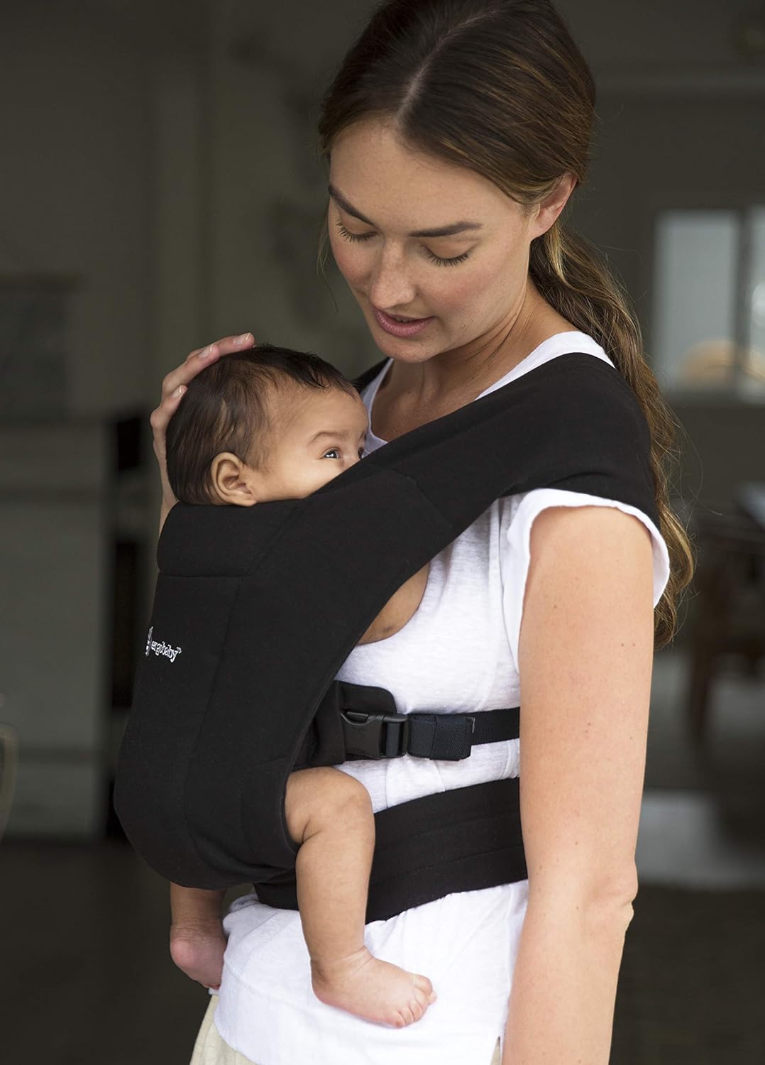 Ergobaby Babytrage für Neugeborene ab Geburt Extra Weich, Embrace Bauchtrage Baby-Tragetasche Ergono