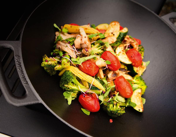 LANDMANN Grillwok | Hochwertiger Wok aus emailliertem Gusseisen (Ø 36 cm) | Optimale Hitzeverteilung