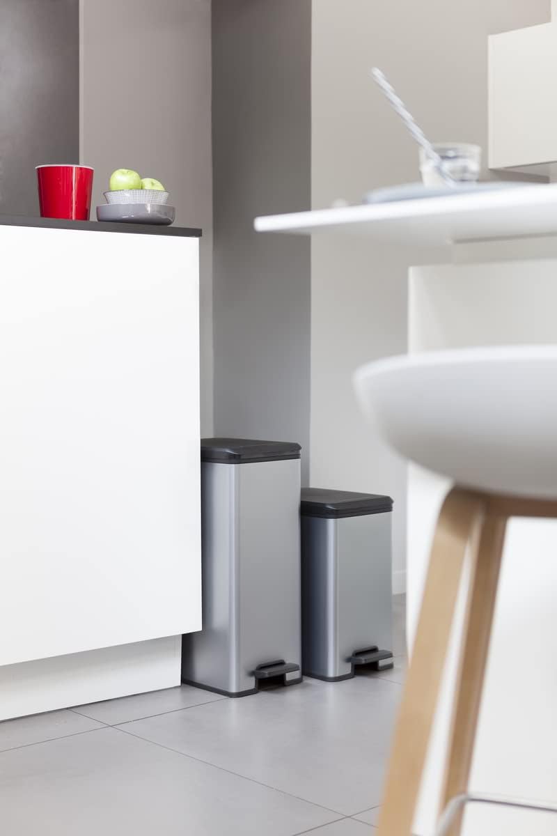 CURVER DECO Bin SLIM 25L Abfalleimer, Plastik, schwarz/silber metallic, 39 x 25 x 45 cm 39 x 25 x 45