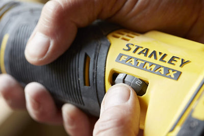 Stanley FatMax 18V Akku-Multifunktionswerkzeug SFMCE500B (Schleifer, Säge & Universalmesser in einem