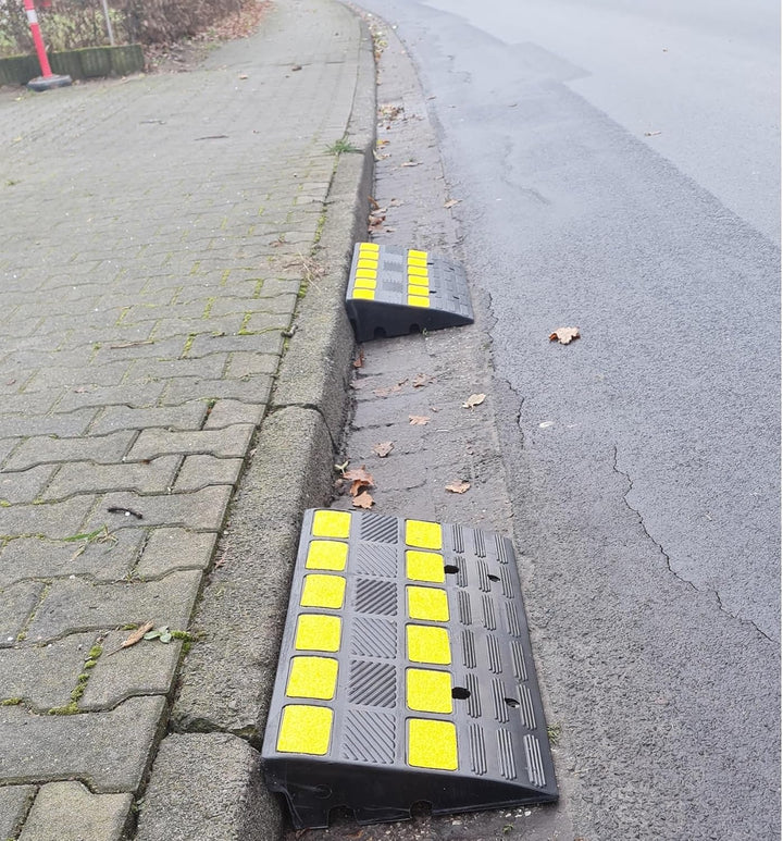 2X Bordsteinrampe 100mm | Auffahrrampe | Auffahrhilfe | Gummirampe | Schwellenrampe 100 mm, 100 mm