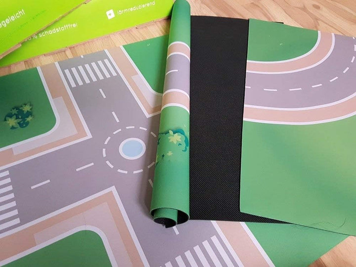 playmatt Spielmatte - Graslandschaft mit Teich | rutschfest | 100% schadstofffrei | waschbar, Grasla