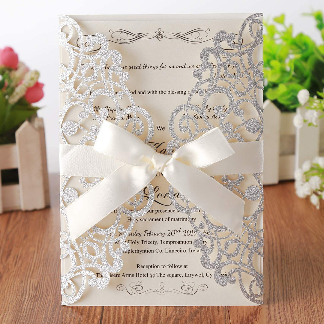 Hosmsua 50x lasergeschnittene Hochzeitseinladungskarten mit Schleife und Umschlägen für Brautparty,