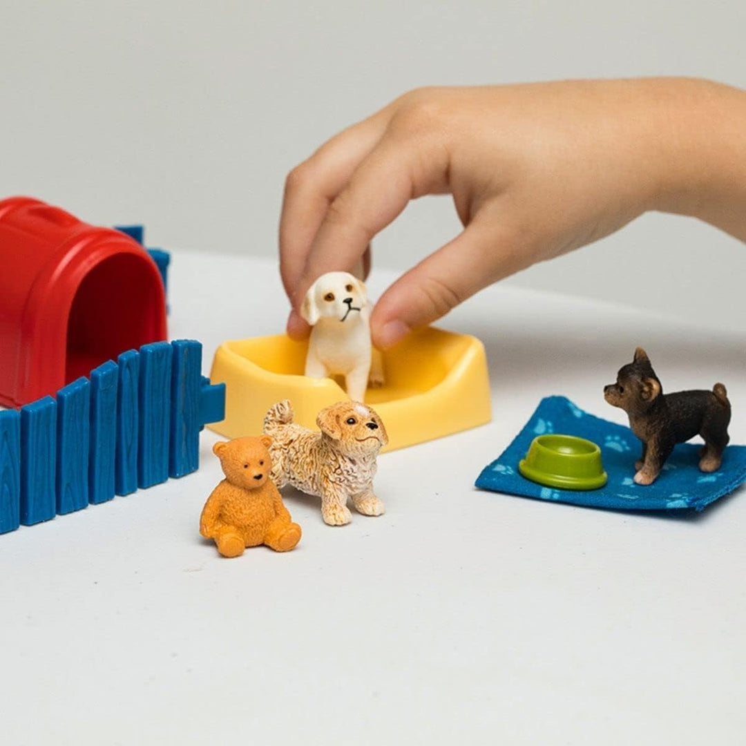 SCHLEICH Farm World | Welpenstube 42480 Tiere Set mit 3 Welpen, Zaun & Zubehör | Bauernhof Spielset