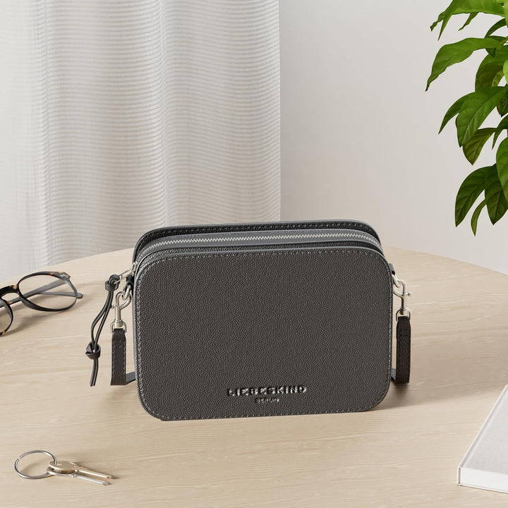 Liebeskind Damen Luka Crossbody Umhängetasche Schwarz, Schwarz