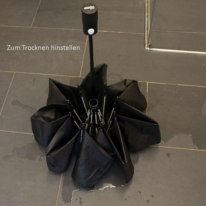 iX-brella Reverse umgekehrt öffnender Fiberglas-Taschenschirm mit farbigen Speichen - schwarz-weiss,