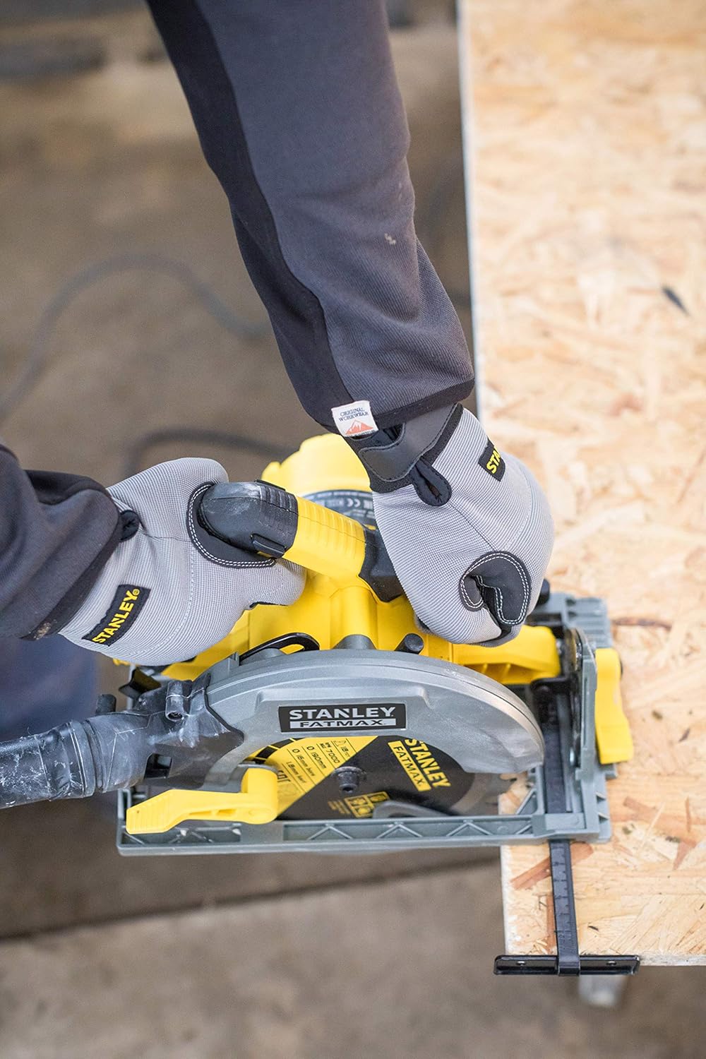 Stanley FatMax Handkreissäge FME301K (1650 Watt, 66 mm / 50 mm (90°/45°), mit Parallelanschlag, Durc
