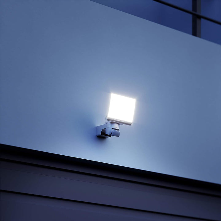 Steinel LED-Strahler XLED Home 2 XL S weiss, 2124 lm, 180° Bewegungsmelder, 19,3 W, voll schwenkbar,