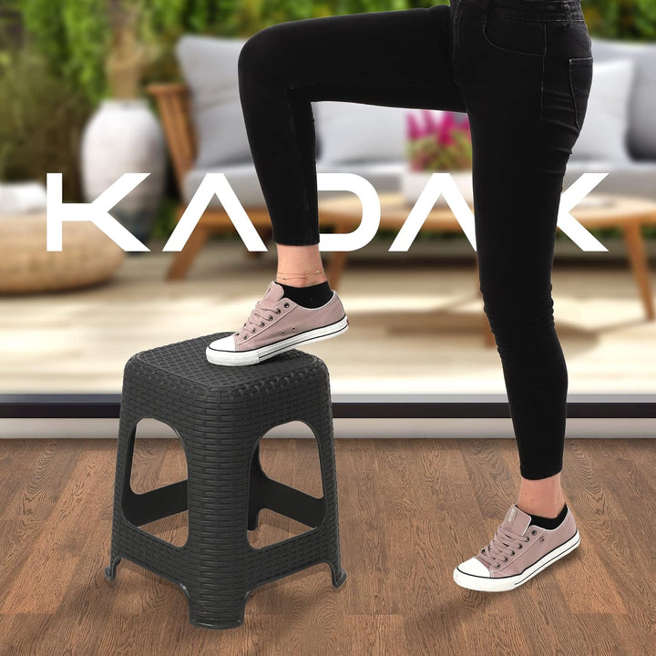 KADAX Hocker aus Kunststoff, Tritthocker bis 120 kg, Rattanhocker mit Antirutschfüssen, Badhocker, W