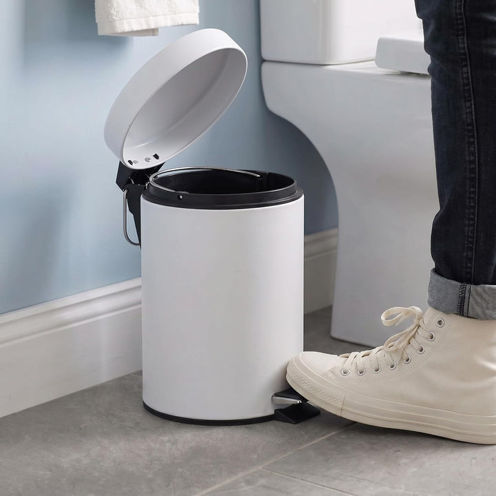 Beldray LA038098WHTEU7 Badezimmer-Fusspedal-Mülleimer - Kleiner runder Edelstahl-Hygienemülleimer fü