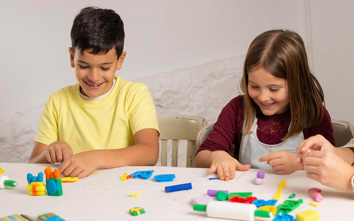 Jovi Plastilin, leicht formbare Modelliermasse für Kinder ab 2 Jahren, 30 Stangen je 50g, Neonfarben