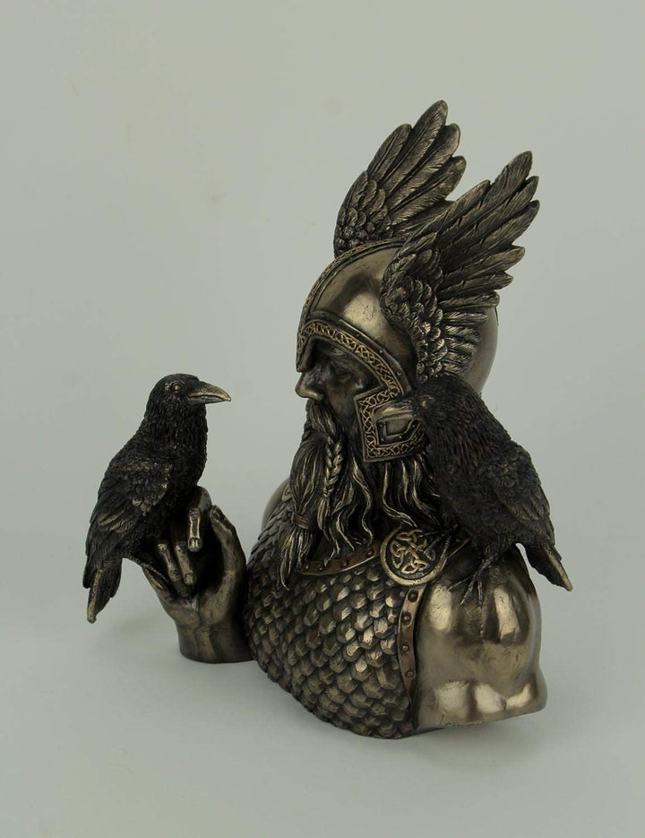 Veronese Design Nordischer Gott Odin in geflügeltem Helm mit Raben Statue
