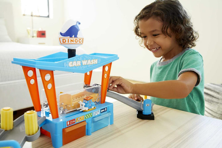Mattel Disney & Pixar Cars GTK91 Dinoco Car Wash Playset with Colour Changing Effect, Toy from 4 Yea