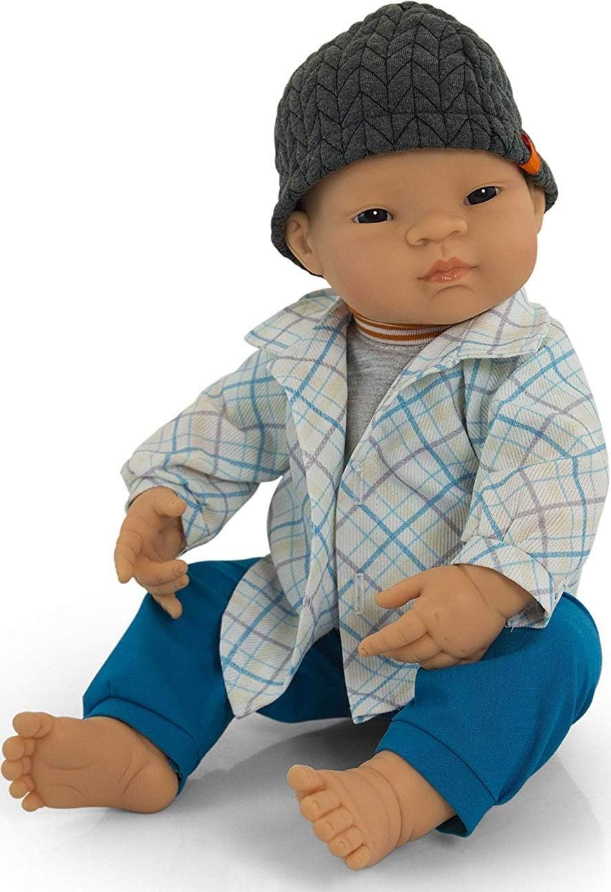 Miniland 31559 Puppenkleidung, blau, weiss, braun, grau, 38-40 cm Hose, T-Shirt, Hemd und Mütze, Hos