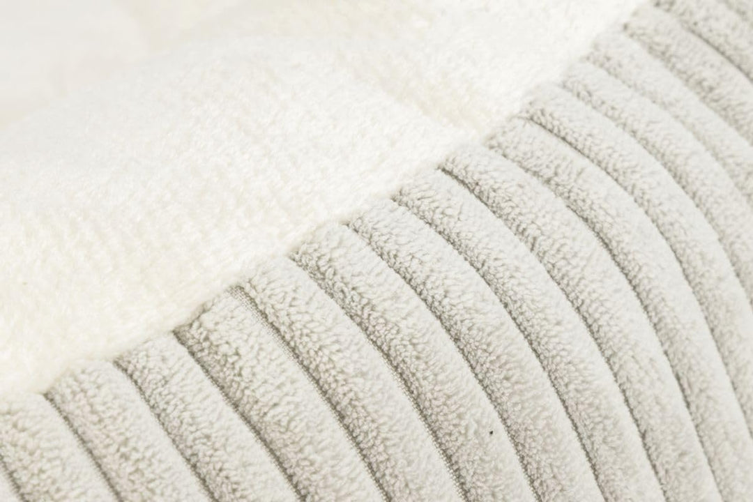 Designed by Lotte Bettchen Ribbed - Katzenbett - Hellgrau - 50x50x17 cm