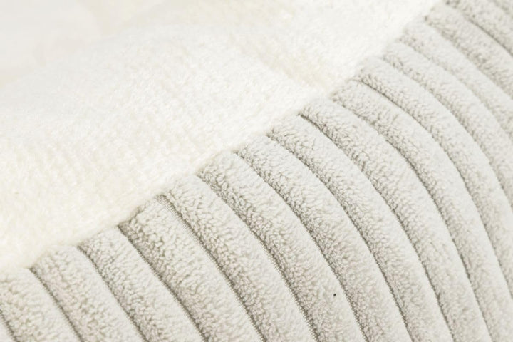 Designed by Lotte Bettchen Ribbed - Katzenbett - Hellgrau - 50x50x17 cm