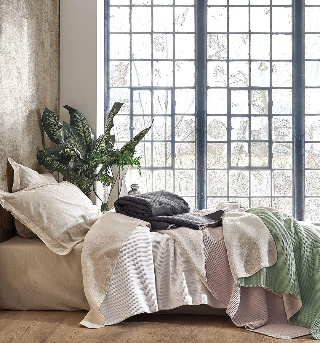 BOHORIA® Kuscheldecke Soft Waffle 130x170cm | Winterdecke flauschig für Sofa, Sessel & Bett | Baum-W