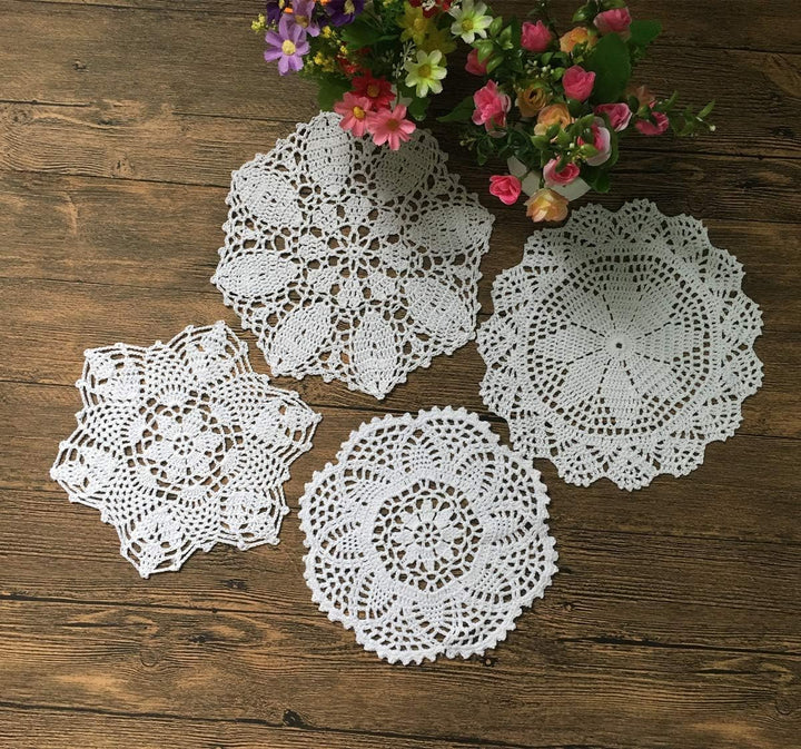 MINDPLUS Set mit 8 Handgehäkelten Deckchen aus Baumwolle Gehäkelte Spitze Deckchen Untersetzer Tisch