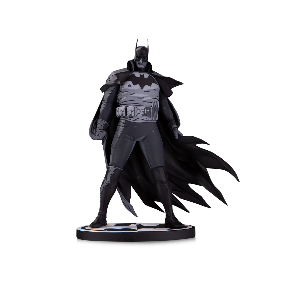 DC Direct Batman Statue aus Kunstharz, 1:10, Schwarz/Weiss, Batman