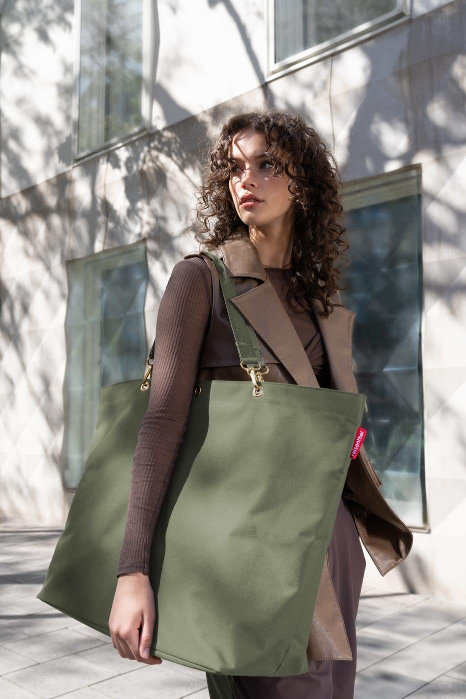 reisenthel shopper XL – Geräumige Shopping Bag und edle Handtasche in einem – Aus wasserabweisendem
