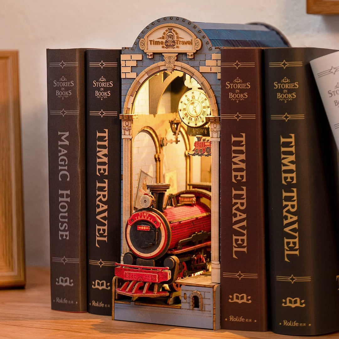 RoWood Book Nook Kit, DIY Booknook Buchstütze Modellbausatz aus Holz - Miniatur Haus mit Licht, 3D H