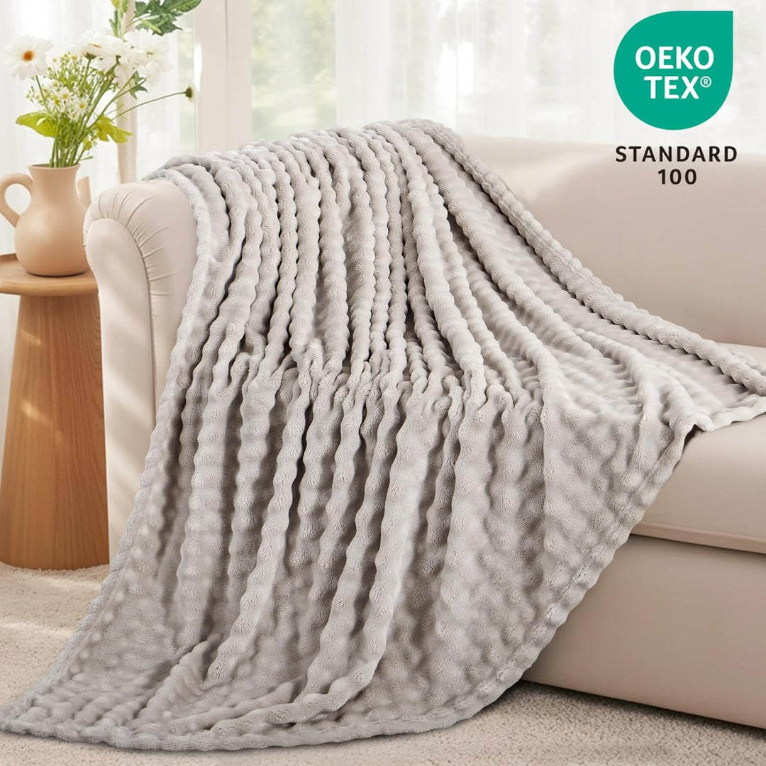 RUIKASI Bubble Decke Kuscheldecke Flauschig Beige - 150x200cm Sofadecke & Couchdecke aus Plüsch, War