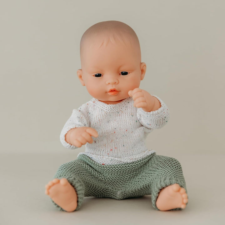 Miniland Set aus recycelten Strickwaren für 32 cm grosse Puppe Miniland Dolls – Pullover und Hose