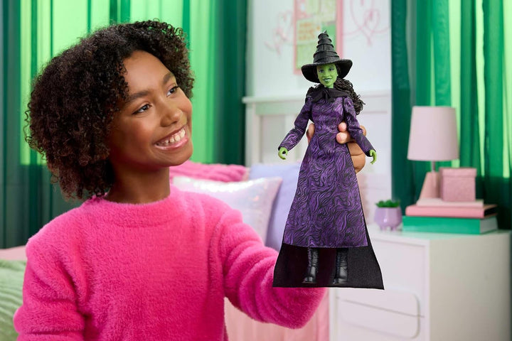 Mattel Universal Pictures Wicked Elphaba Thropp-Modepuppe mit abnehmbarem Outfit und 7 Bewegungspunk