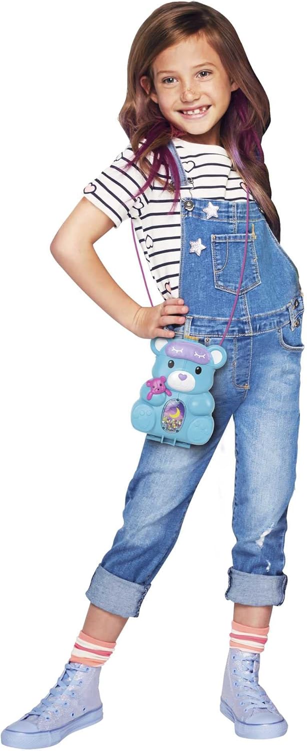 Polly Pocket HGC39 - Teddy Bär Handtaschen-Spielset, Ãœbernachtungsthema Mit 2 Micro Puppen Und 16 A