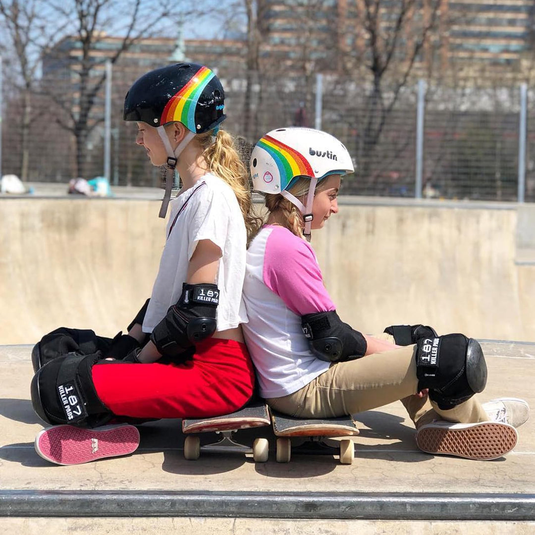 Triple Eight Herren Zertifizierter Sweatsaver-Helm Skate-und Skateboard S/M Regenbogen Sparkle Schwa