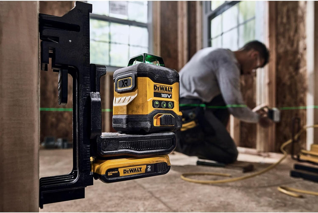 Dewalt 360° Akku-Multilinienlaser Grün DCLE34031D1 (selbstnivellierend, Genauigkeit +/- 0,3mm/m, kom