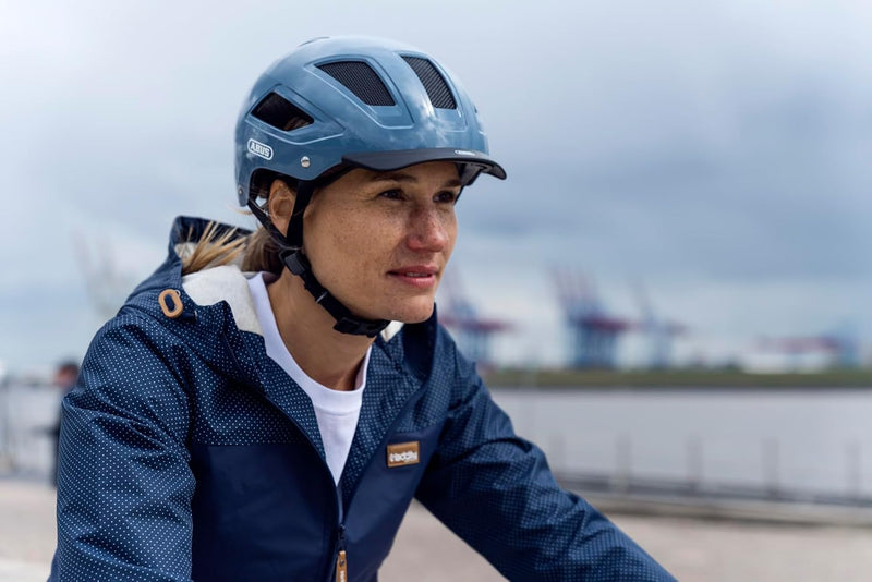 ABUS Stadthelm Hyban 2.0 - Fahrradhelm mit Rücklicht, ABS-Hartschale, guter Passform - für Damen und