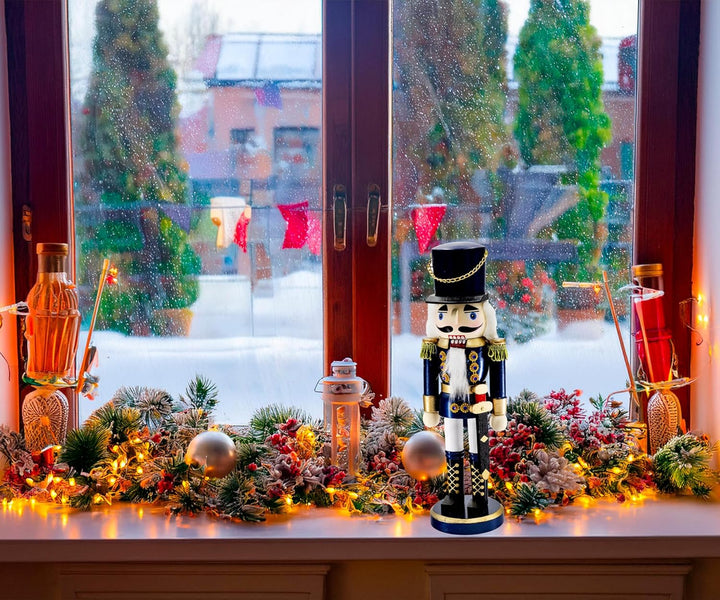 Kaladia Deko Nussknacker Figur Soldat aus Holz – Höhe: 38 cm – moderner Weihnachtsnussknacker in Bla