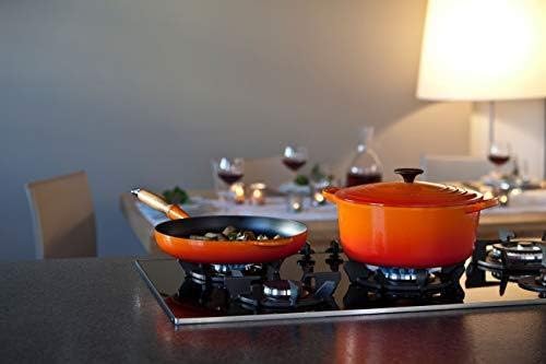 Le Creuset Gusseisen-Bratpfanne mit Holzgriff, Rund, Ø 24 cm, Für alle Herdarten inkl. Induktion gee