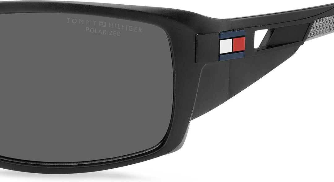 Tommy Hilfiger Unisex Sunglasses 62/18/120 Matte Black/Grey Polarized, 62/18/120 Matte Black/Grey Po