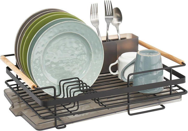 mDesign Abtropfgestell aus Metall mit Holzgriffen – Geschirrabtropfgitter mit Besteckfach und Auffan