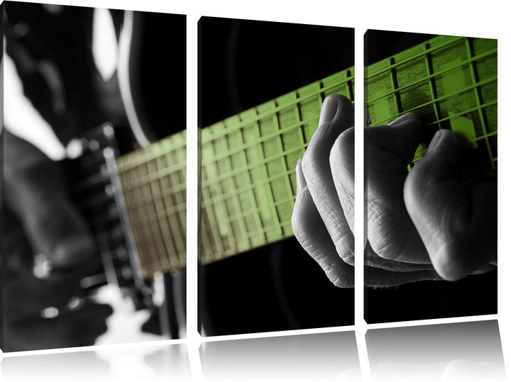 Mann spielt auf E-Gitarre schwarz/weiss 3-Teiler Leinwandbild 120x80 Bild auf Leinwand, XXL riesige