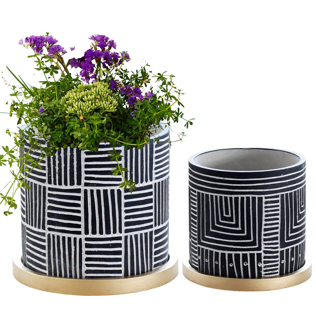Olly & Rose Designer Schwarze Blumentöpfe Set 2 mit goldenen Untersetzern Keramik Blumentopf Übertöp