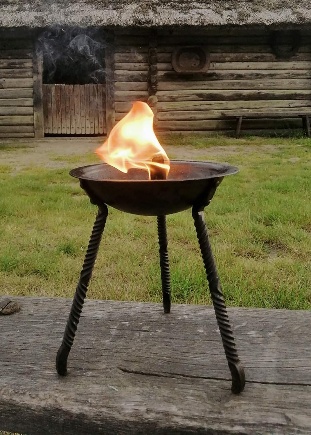 Ulfberth kleine handgeschmiedete Feuerschale aus Stahl, Ø ca. 15 cm