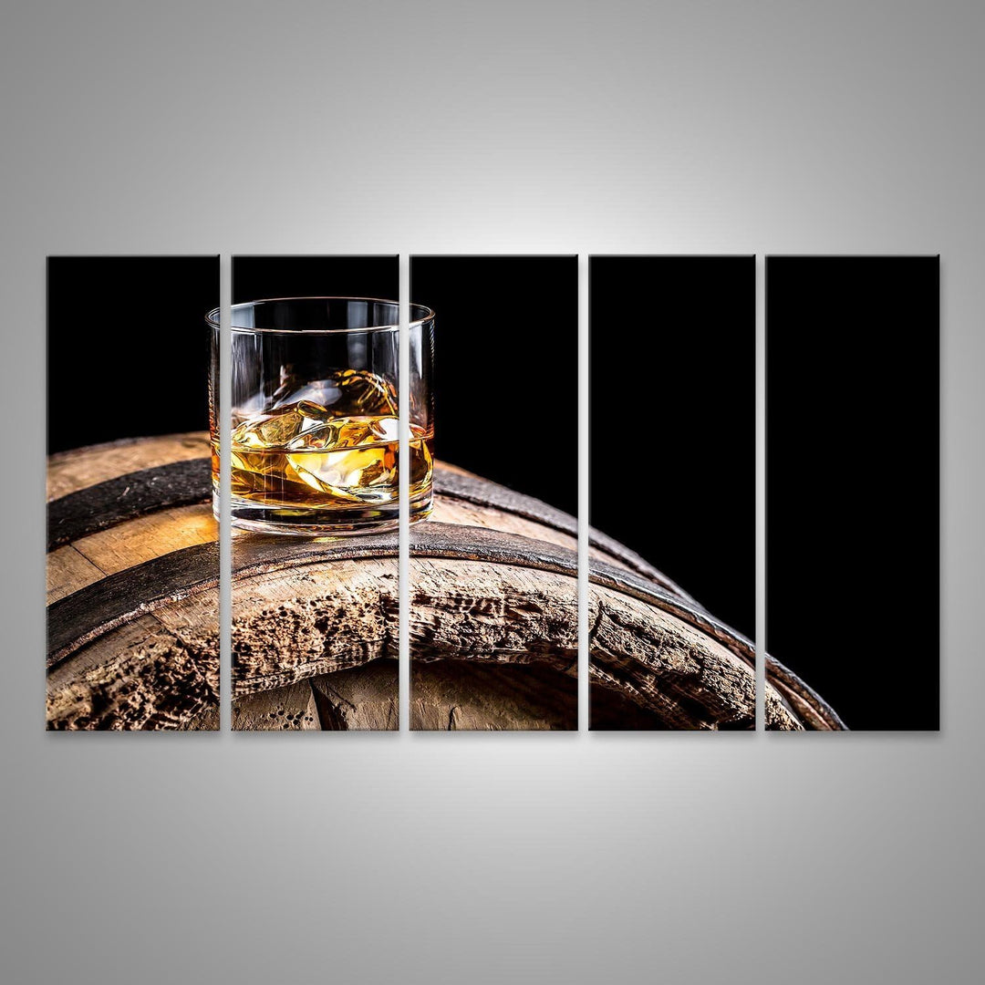 islandburner Bild auf Leinwand Glas Whisky Mit Eis Auf Alten Holzfass Bilder Wandbilder Poster Leinw