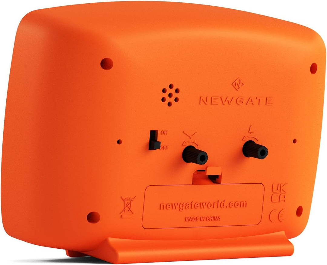 NEWGATE ® Brooklyn Wecker | Rechteckiges Design | Kürbisorange | Geräuschloses Uhrwerk ohne Ticken |