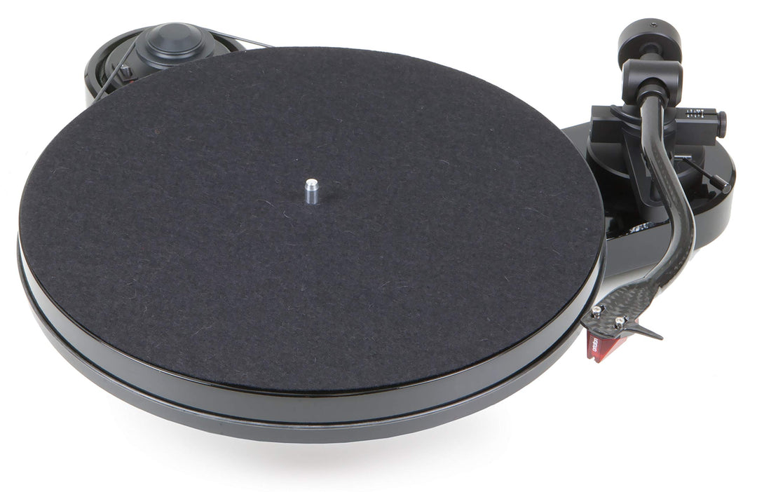 Pro-Ject RPM 1 Carbon Plattenspieler mit Riemenantrieb (inkl. Ortofon 2M Red, Schwarz) inkl. Ortofon