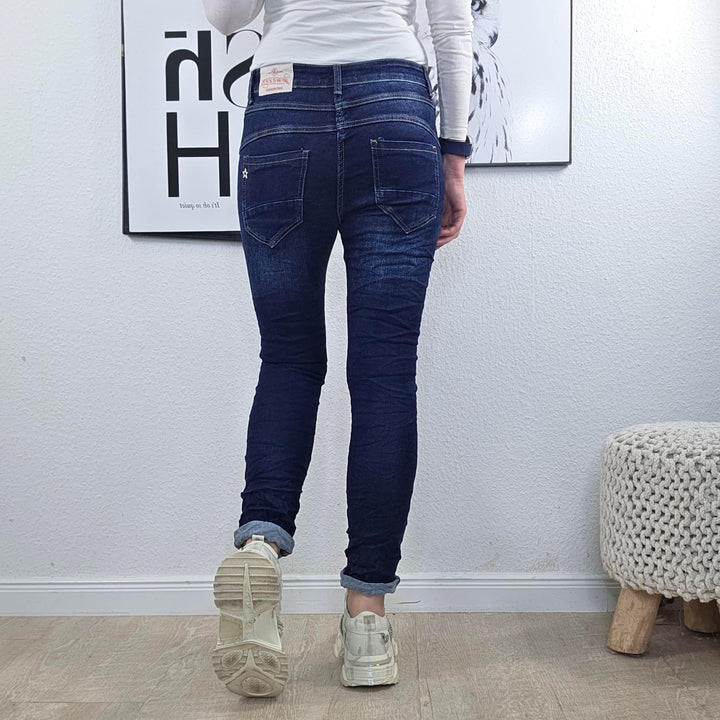 Jewelly Stretch Jeans| im Baggy Boyfriend Schnitt| Damen Hose mit dekorativer Knopfleiste| Perfekter
