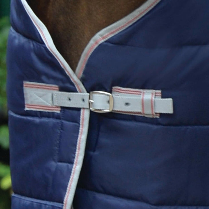 Weatherbeeta Comfitec 210d Kanal Quiltstandard Ansatz Mittel Lite Navy/Silver Marinelbau/Silber/Rot