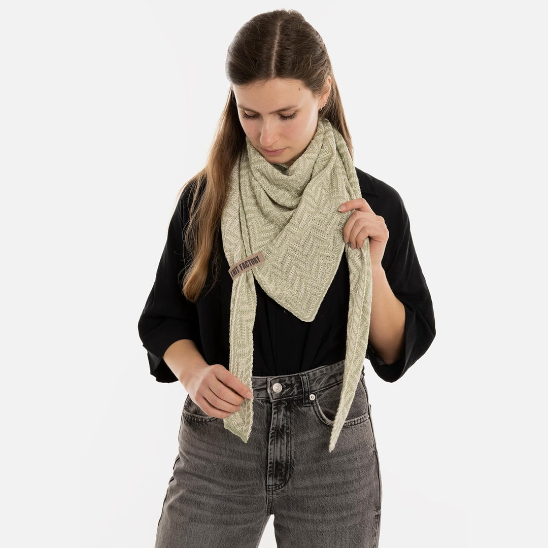 KNIT FACTORY - Dreiecksschal Vera - Damen Strickschal mit Wolle - Umschlagtuch für den Herbst und Wi