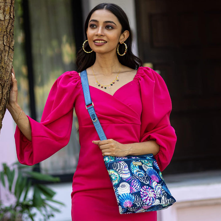 Anuschka Crossbody Tasche mit Einsteckfach - Wanderlust Kollektion - Nylonstoff mit Leder Trim und K