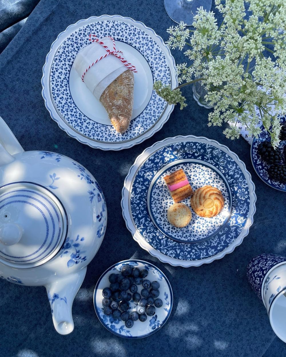 Laura Ashley Heritage Collectables Milkkan Midnight Nestripe 25 Cl. Porzellan Milkkan Midnight Nestr
